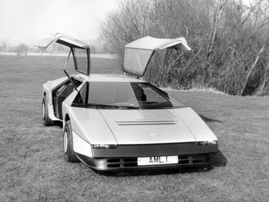  Aston Martin Bulldog Concept 1980 года  (фото 2 из 18)